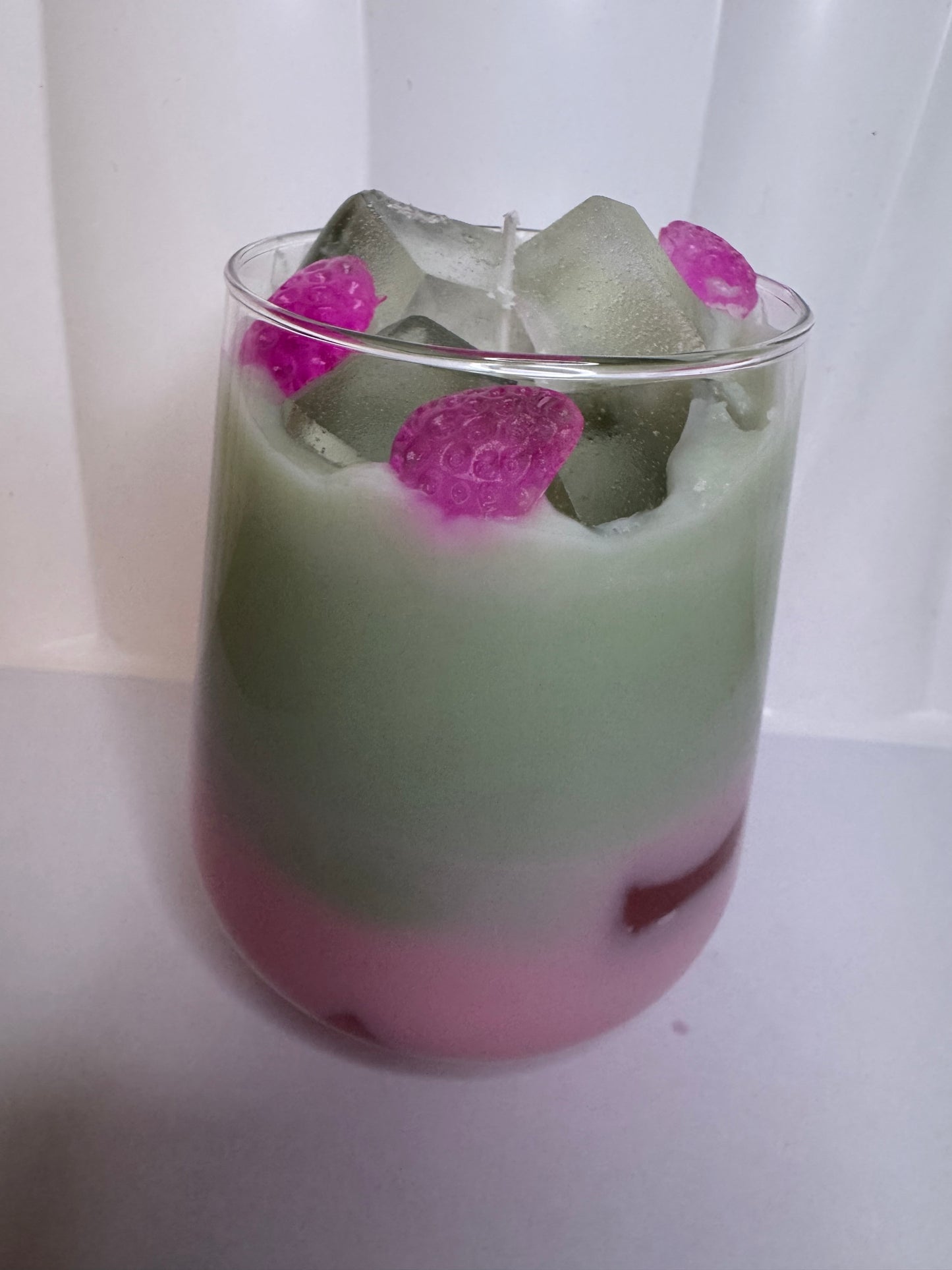 Strawberry Matcha Kerze